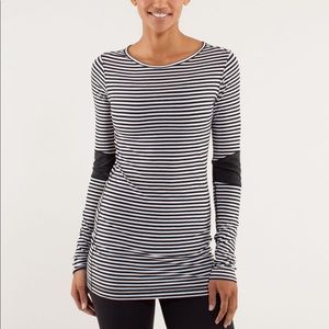 Size 6 Lululemon devotion tee